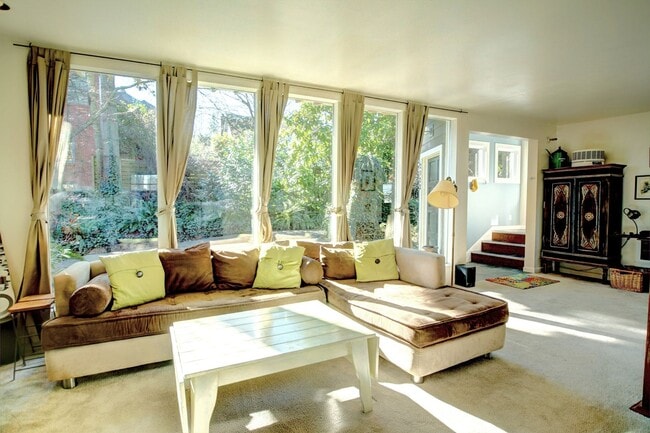 Photo - 3Bd/2Ba Montlake Home