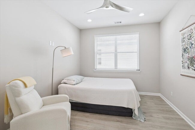 Photo - 731 Harborside Dr