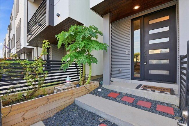 Photo - 529 Memorial Heights Dr