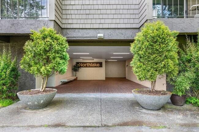 6858 139th Ave NE