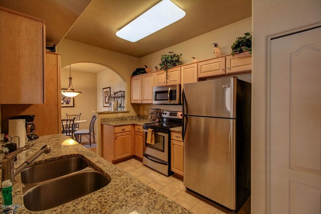2550 E River Rd Unit 3202