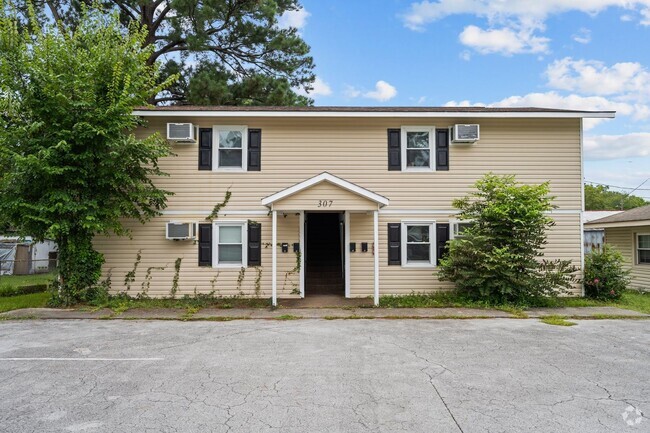 Building Photo - Welcome to Richlands Avenue! Rental