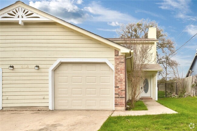 Building Photo - 6102 Parkwood Dr Rental