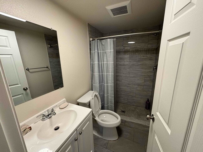 Photo - 938 N Van Ness Ave