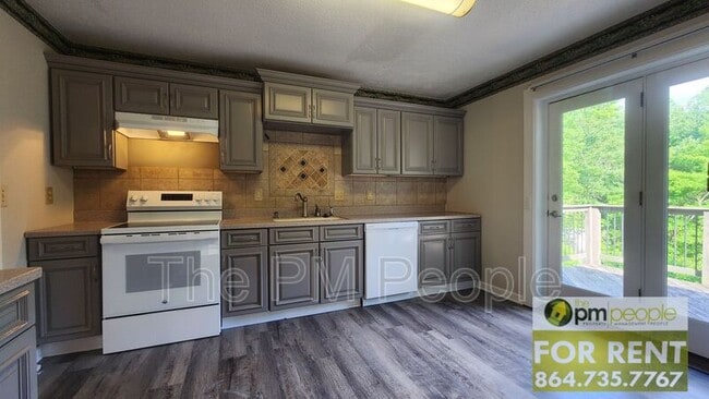 Photo - 304 Lavonne Ave