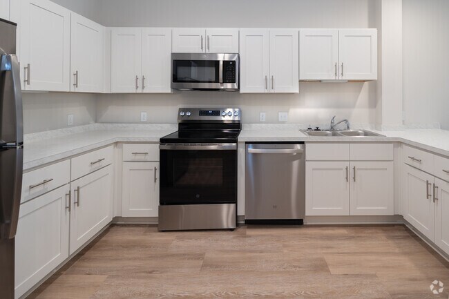 1BR, 1BA-668SF - 1B-Kitchen