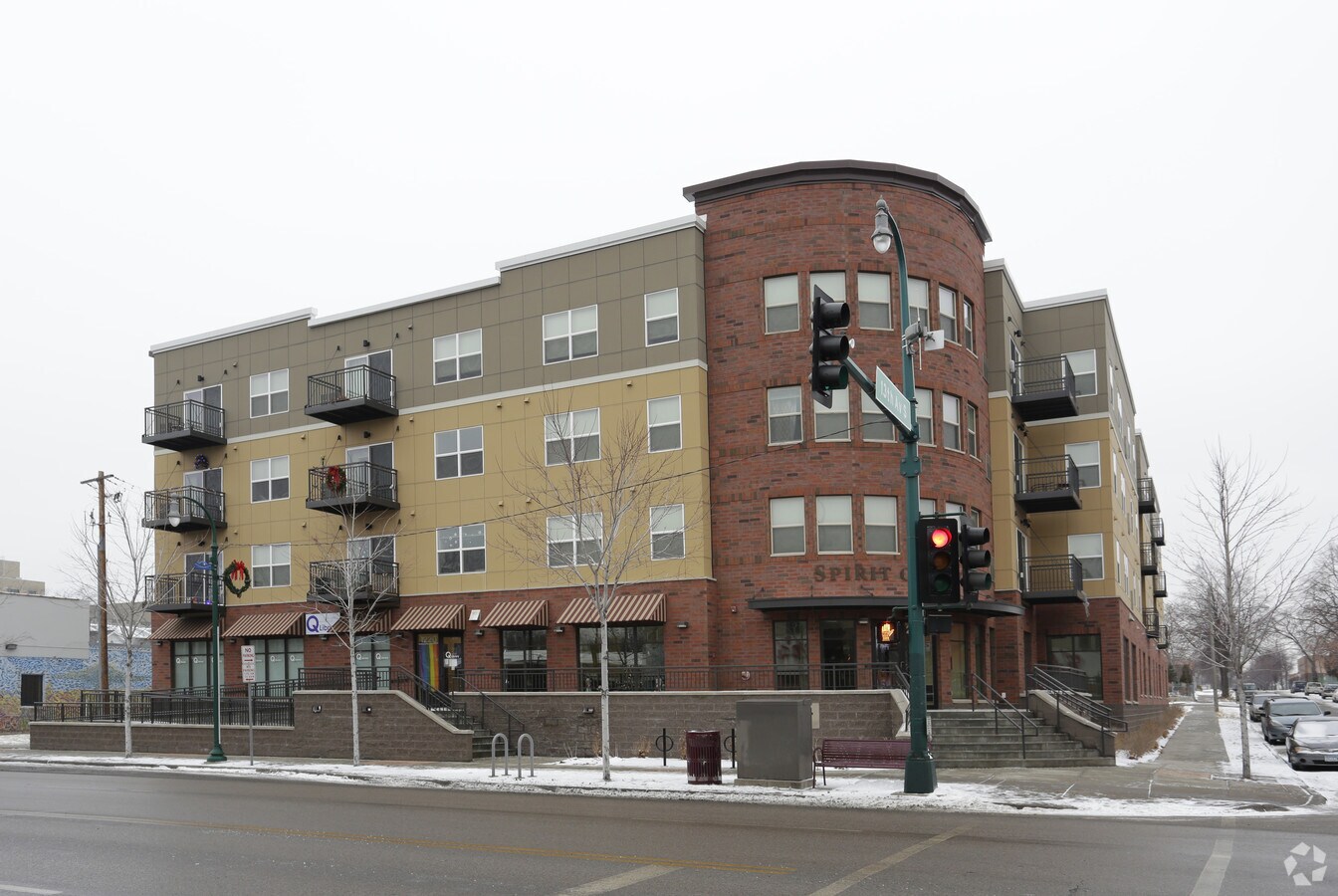 Spirit on Lake Apartments Minneapolis, MN