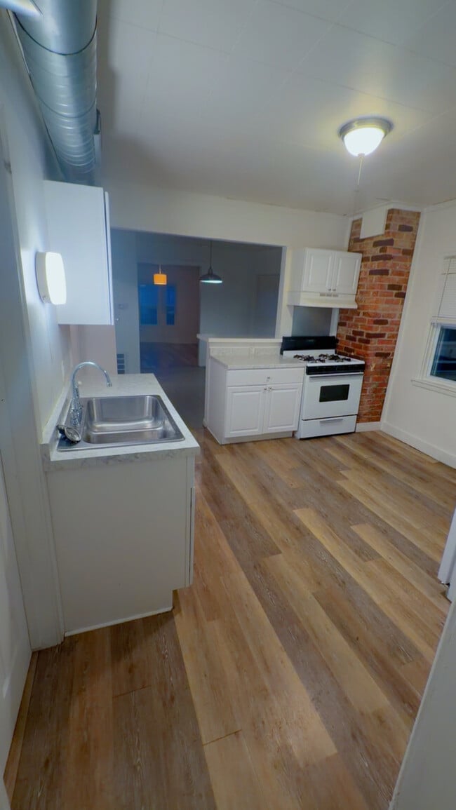 Photo - 176 W Delavan Ave Unit Upper