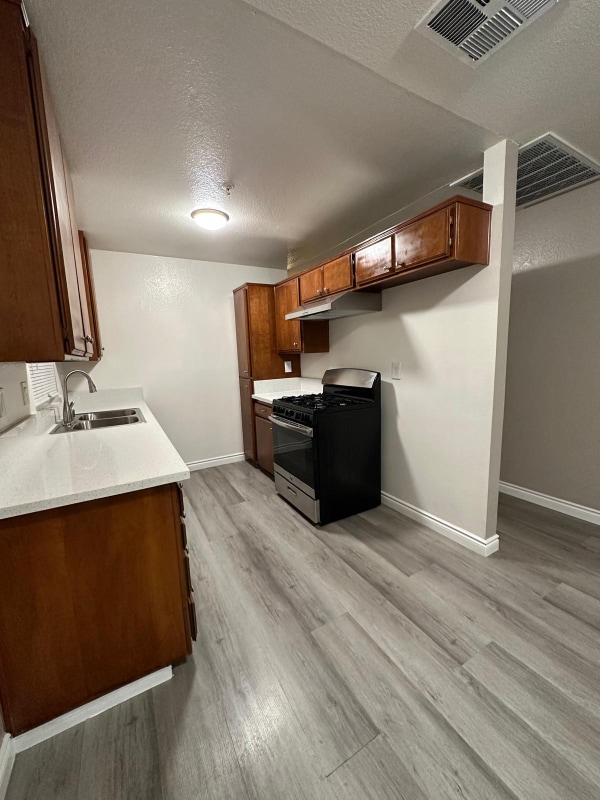 Photo - 16645 Valencia Ave Unidad 2C