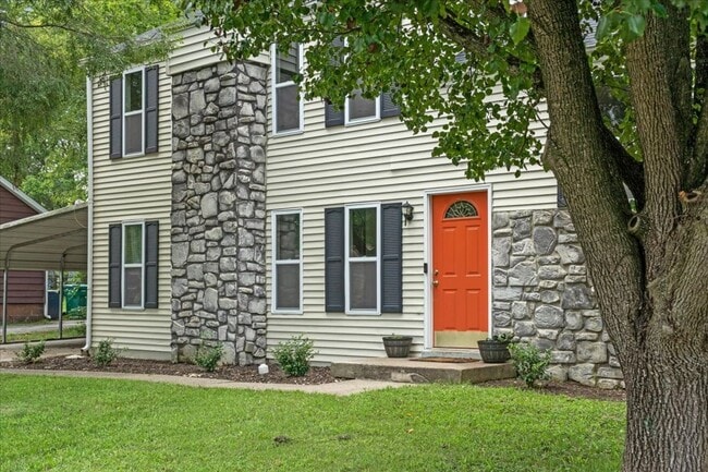 Building Photo - Prime Location Rental!