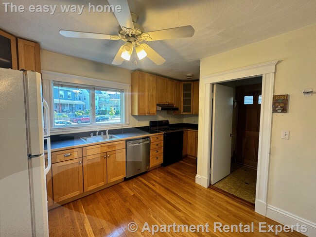 Building Photo - 881 Broadway Unit 2 Rental