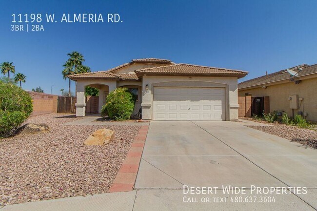 Photo - Great 3 bedroom+den, 2 bath home in a conv...