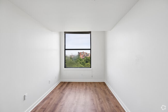 1BR, 1BA - 528SF - Bedroom