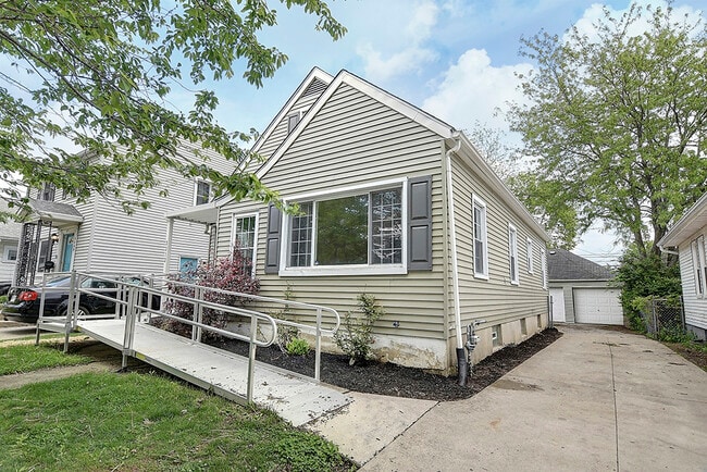 Photo - 2212 Fauver Ave