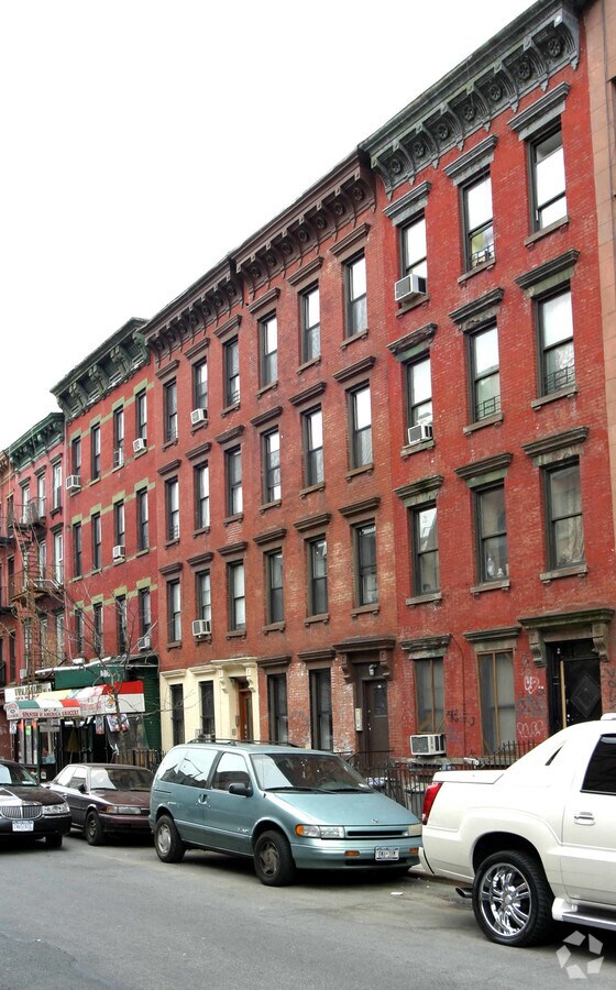 Photo - 178 E 109th St