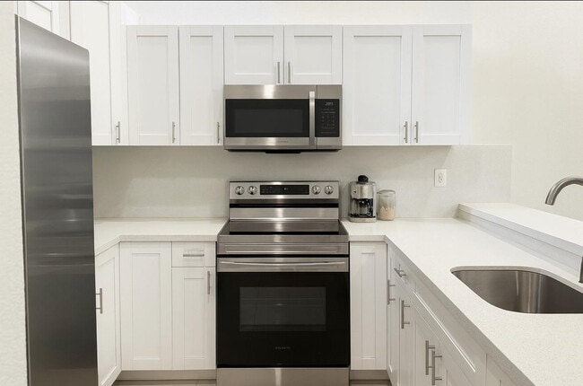 Photo - 9215 SW 141st Pl Unidad 0