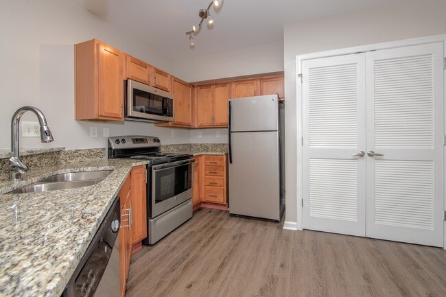 Kitchen - Heritage at Settlers Landing Apartments