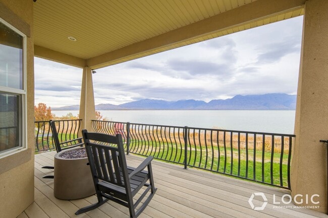 Photo - 1852 Centennial Blvd