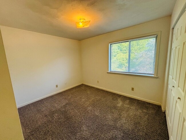 Photo - 401 Berryfield Ln