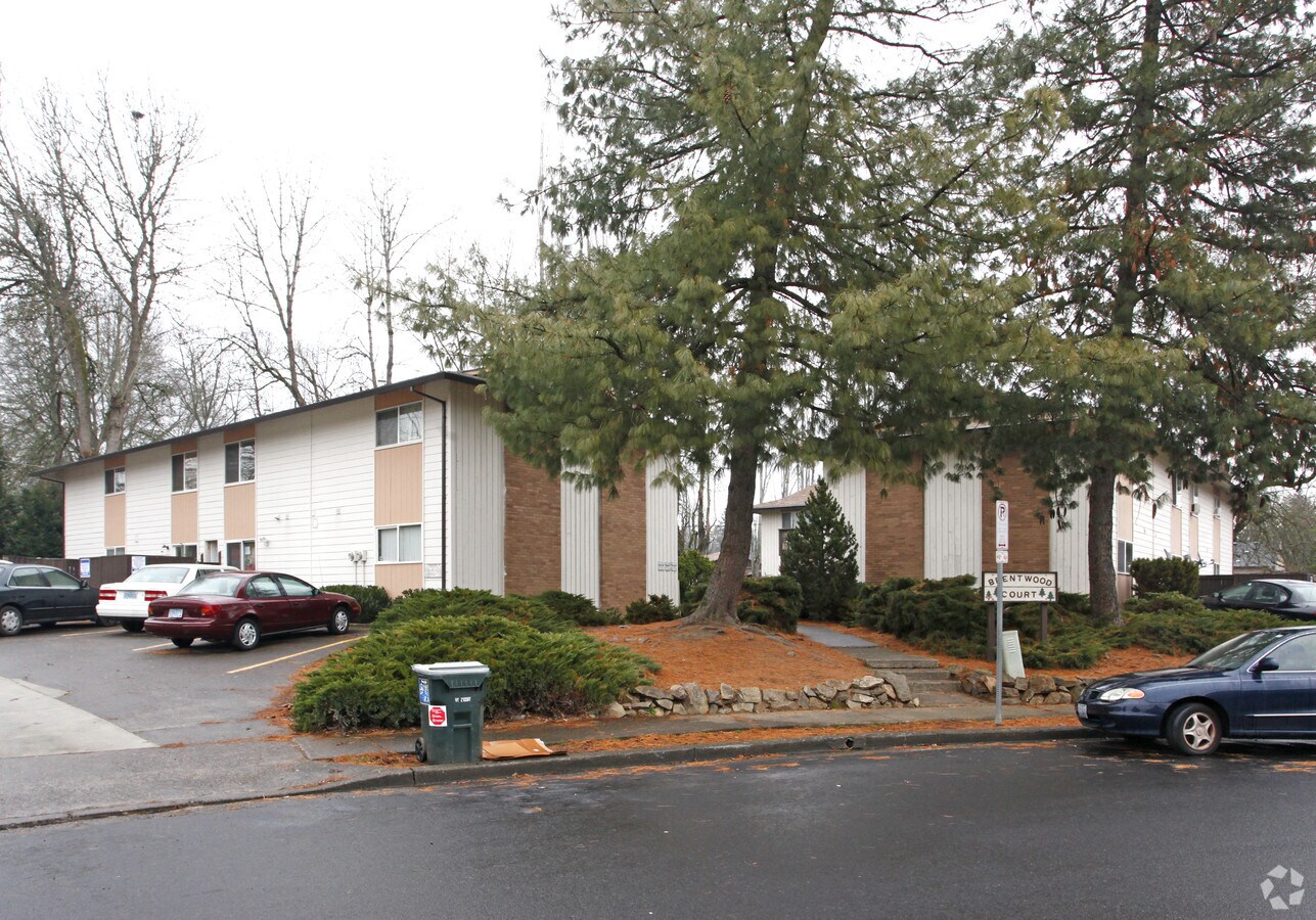 Photo - Brentwood Court Apartments