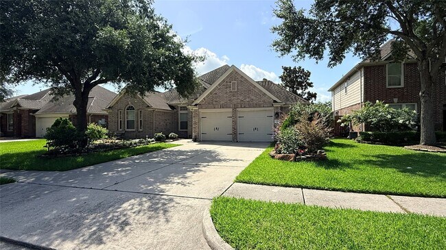 Photo - 842 Crystal Bay Ln