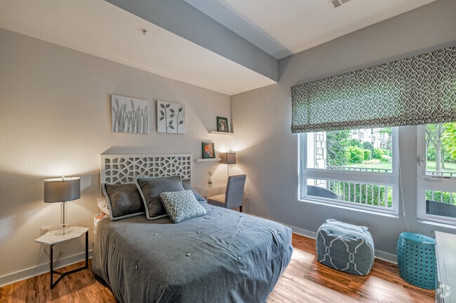 2 BD, 2BA - 980SF - Bedroom