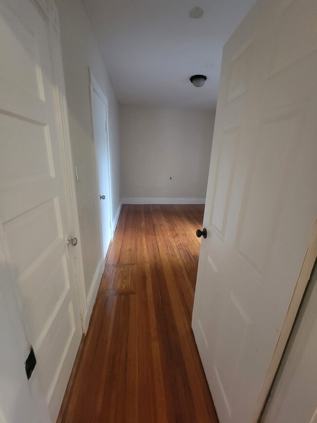 Bedroom 3 - 76 Bellevue St