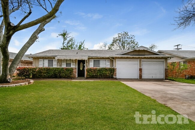 Building Photo - 902 Woodbrook St