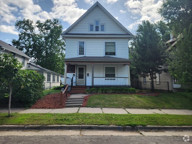 Building Photo - 1315 5th St NE Rental