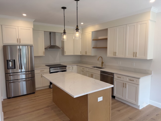 Photo - 2 Whitman Cir