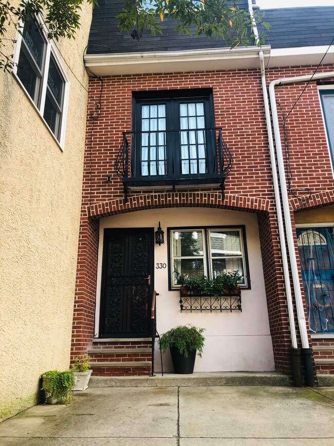 Photo - 330 Pemberton St
