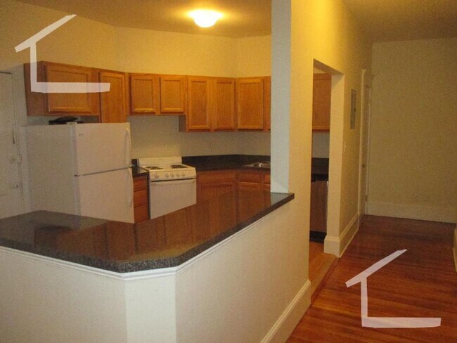 Photo - No Brokers Fee, No Security Deposit, Heat ...