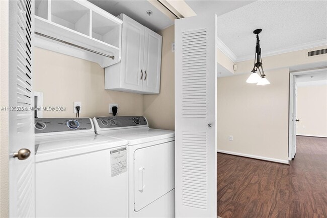 Photo - 1919 Van Buren St Unit CONDO LIKE NEW HOLLYWOOD