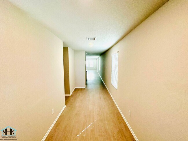 Photo - Charming 4-Bedroom Home in Knox Ridge – Sp...