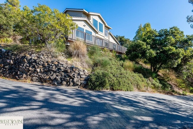 Photo - Oceanview Mountain Retreat Home On 3+ Acres