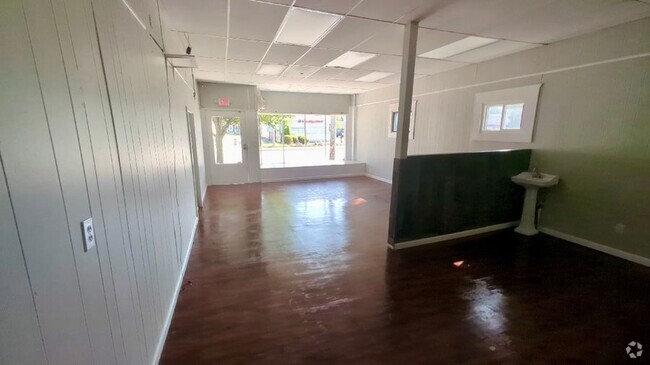 Building Photo - Prime Commercial Space for Rent Unit DOWN Rental