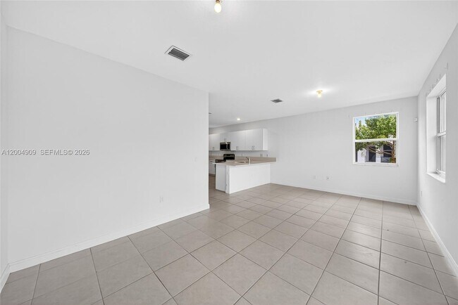 Photo - 5555 NW 27th St