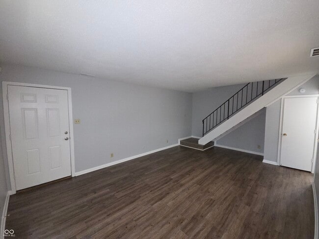 3266 Lupine Dr