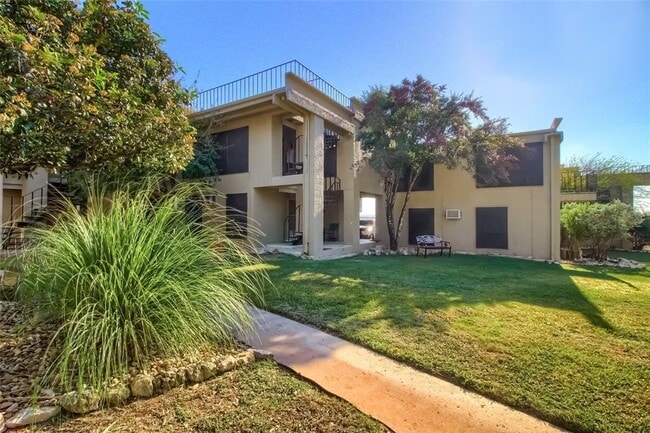 Photo - 5914 Lago Vista Way Unidad C22