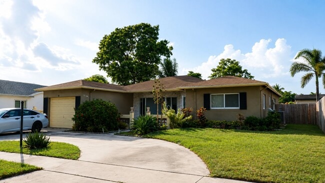 Photo - 5160 SW 8th St