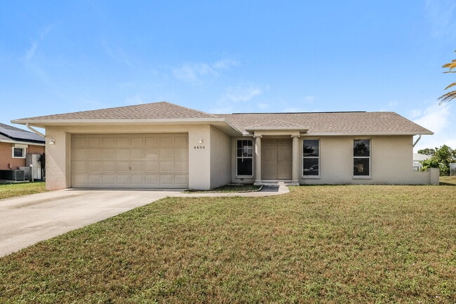 Building Photo - 4400 SW 6th Ave