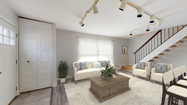 Photo - 368 Farmingdale Cir