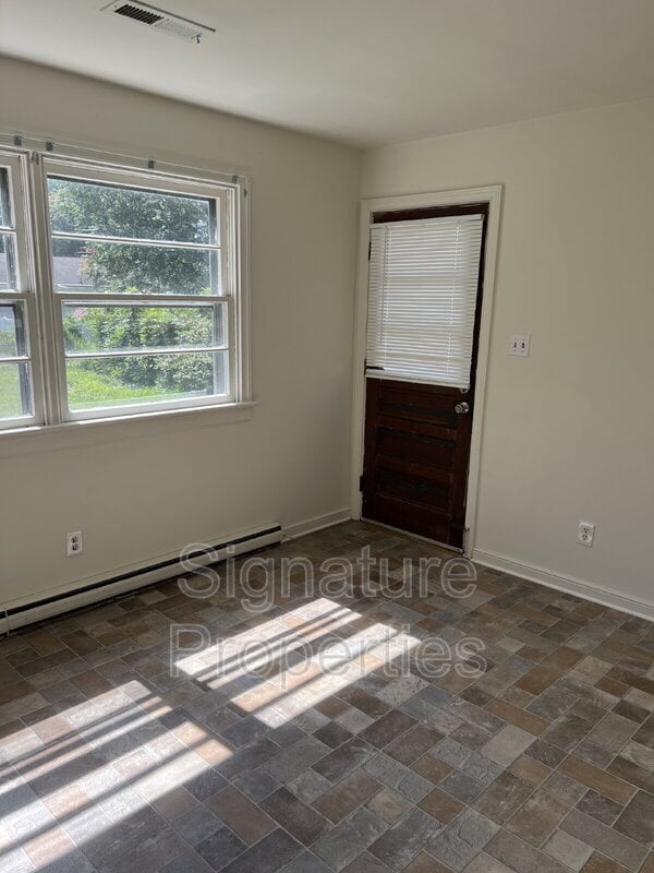 Photo - 109 N New Ave