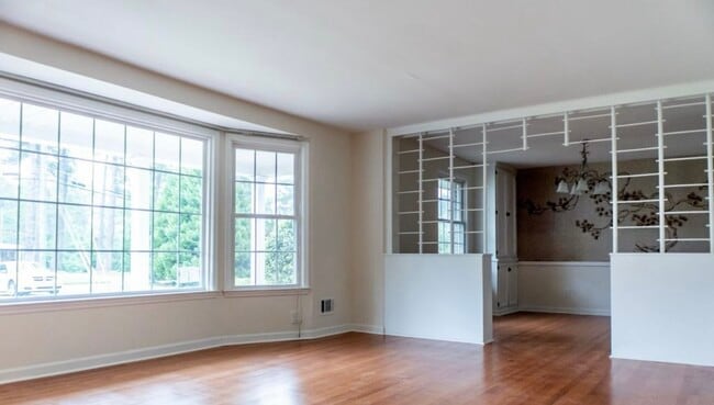 Photo - 504 Aumond Rd