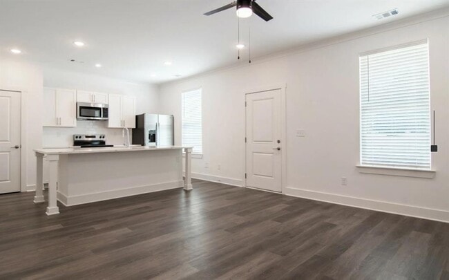 5055 Southwood Rd