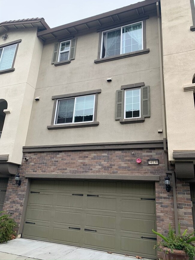 Photo - 3 Bed/3 Bath Newer Townhome in Desirable Ardenwood Neighborhood