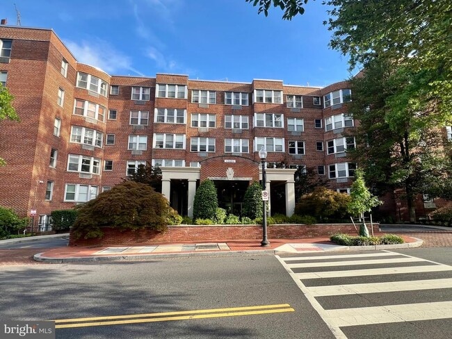 Building Photo - 2500 Q St NW Unit 748 Rental