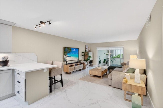 Building Photo - 322 N Federal Hwy Unit 137