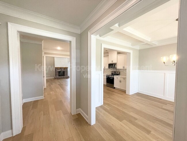 Photo - 410 Longford St