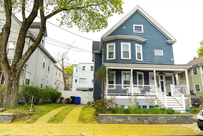 Building Photo - 40 Oak Square Ave Unit 2 Rental
